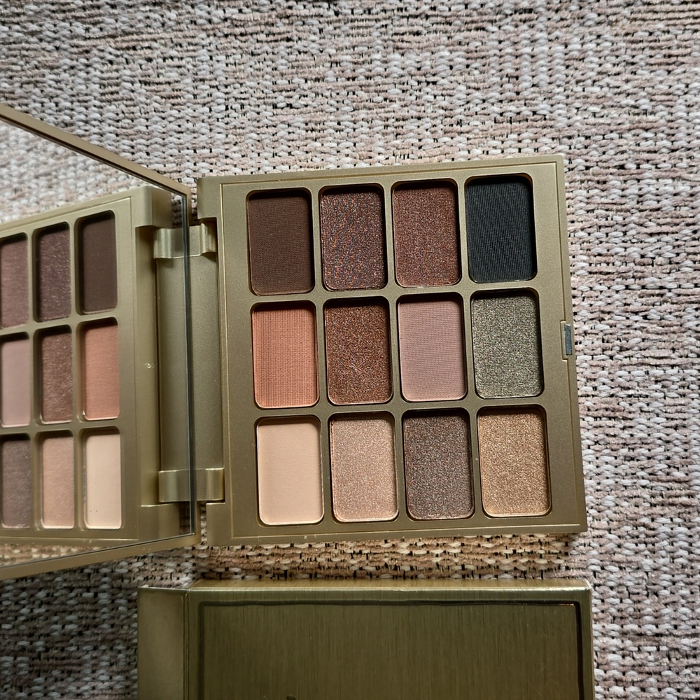 STILA "Eyes Are the Window" Eyeshadow Palette